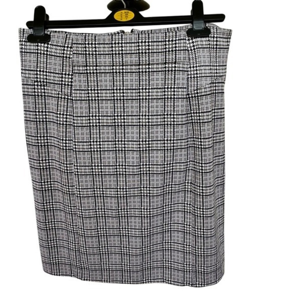 MICHAEL- Michael KORS. Skirt. Black/Grey/Taupe .S-8. Houndstooth pattern. - Picture 2 of 10